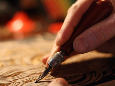 hands carving