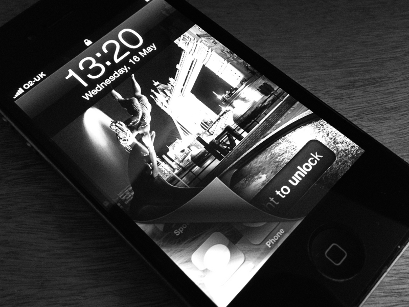 Dribbble_iphone_curl_large
